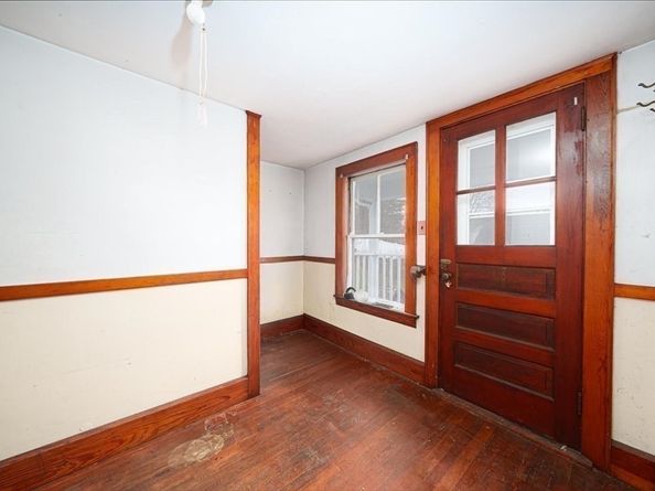 33 Seagrave Street, Uxbridge MA 01569