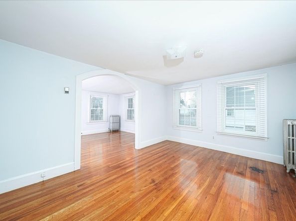 33 Seagrave Street, Uxbridge MA 01569