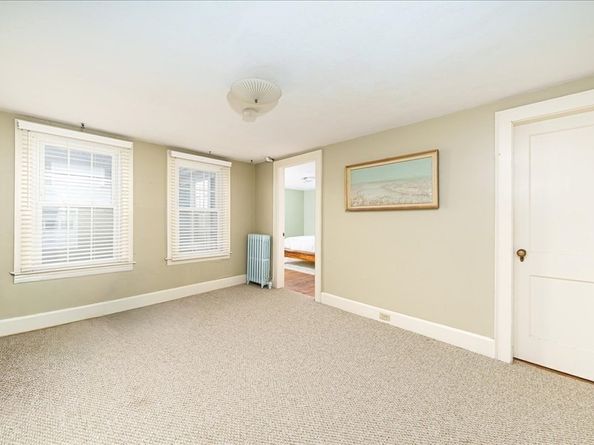 33 Seagrave Street, Uxbridge MA 01569