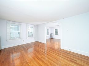 33 Seagrave Street, Uxbridge MA 01569