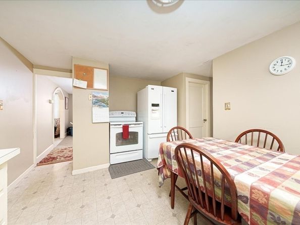 33 Seagrave Street, Uxbridge MA 01569