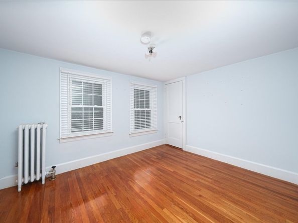 33 Seagrave Street, Uxbridge MA 01569