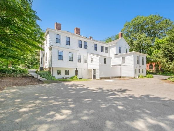 11 Fairbanks St 4, Harvard MA 01451