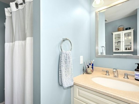 11 Fairbanks St 4, Harvard MA 01451