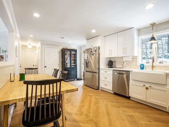 7 Baben Rd, Hudson MA 01749