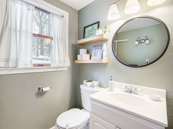 7 Baben Rd, Hudson MA 01749