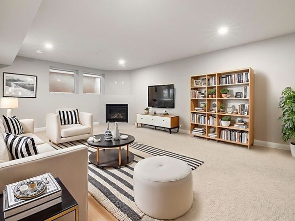 17 North 2, Salem MA 01970