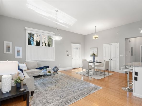 17 North 2, Salem MA 01970