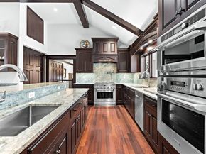 10 Viking Rd, Winchester MA 01890