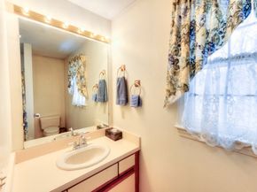 65 Brookdale Cir 65, Shrewsbury MA 01545