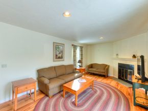 65 Brookdale Cir 65, Shrewsbury MA 01545