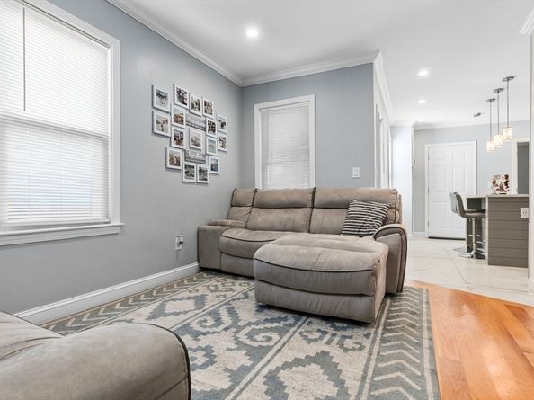 19 Cushing St, Salem MA 01970