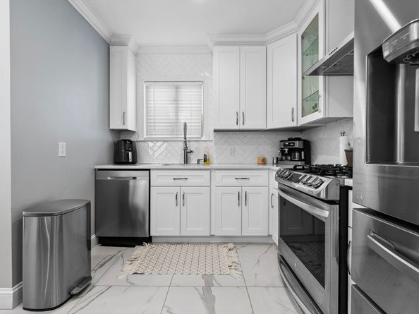 19 Cushing St, Salem MA 01970