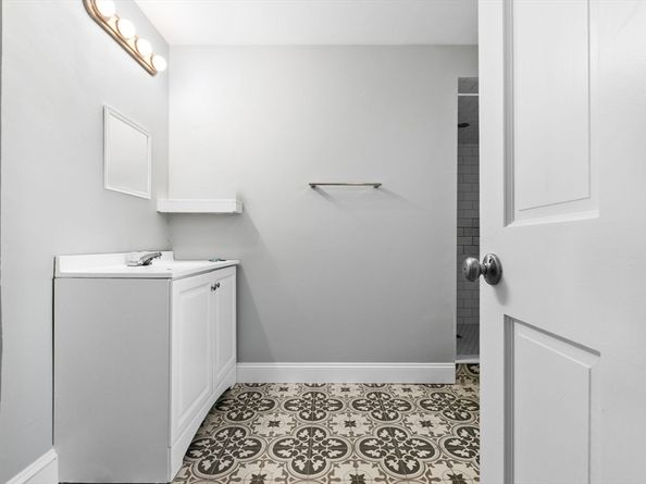 19 Cushing St, Salem MA 01970