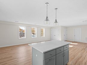 393 Court St 5, Plymouth MA 02360