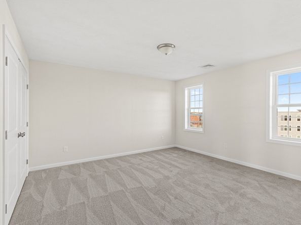 393 Court St 5, Plymouth MA 02360