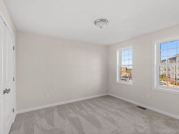 393 Court St 5, Plymouth MA 02360