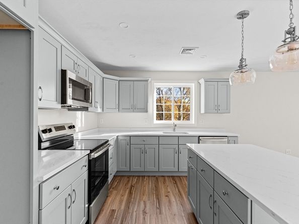 393 Court St 5, Plymouth MA 02360