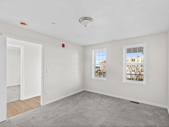 393 Court St 5, Plymouth MA 02360