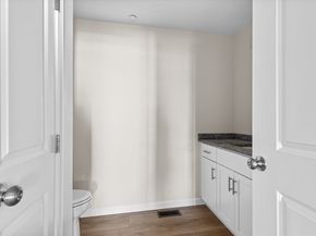 393 Court St 5, Plymouth MA 02360