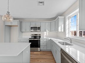 393 Court St 5, Plymouth MA 02360