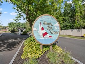 48 Pointe Rok Drive 48, Worcester MA 01604