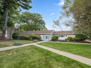 48 Pointe Rok Drive 48, Worcester MA 01604