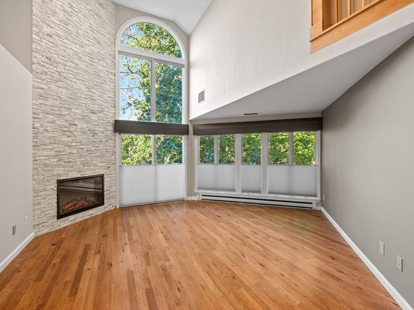 48 Pointe Rok Drive 48, Worcester MA 01604