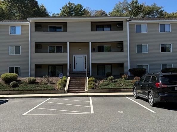 129 Quaker Highway 17A, Uxbridge MA 01569