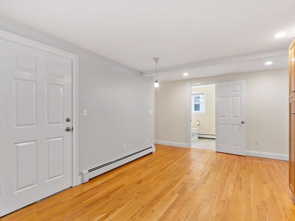 40 Essex St 2, Salem MA 01970