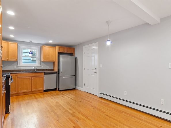 40 Essex St 2, Salem MA 01970