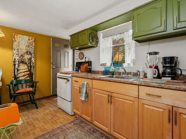 225 Howard St, Melrose MA 02176