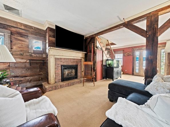 373 N Franklin St, Holbrook MA 02343