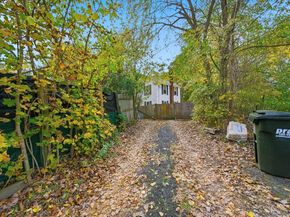 36 Elm St, Uxbridge MA 01569