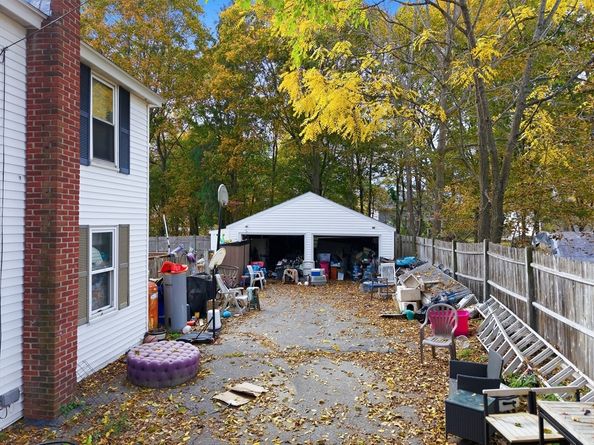 36 Elm St, Uxbridge MA 01569