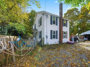 36 Elm St, Uxbridge MA 01569