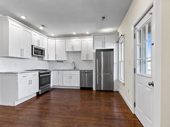 470 Sumner 3, Boston MA 02128