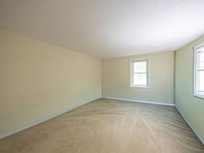 94 Heritage Dr 94, Northbridge MA 01588