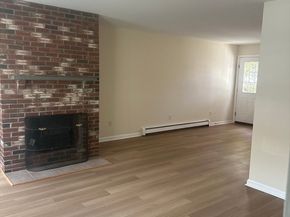 33 Denmark St 33, Worcester MA 01605