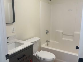 33 Denmark St 33, Worcester MA 01605