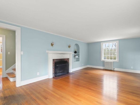 1297 Old Worcester Rd, Framingham MA 01701