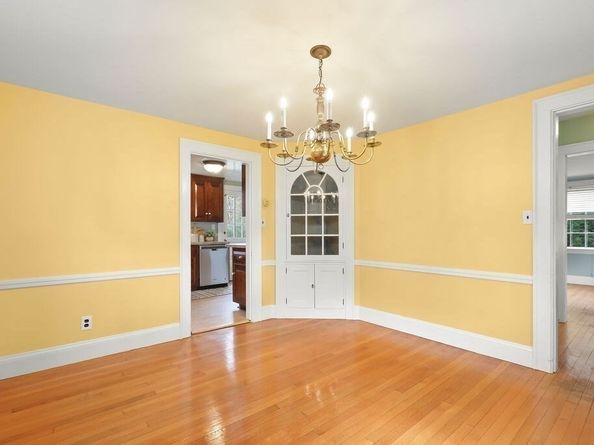 1297 Old Worcester Rd, Framingham MA 01701