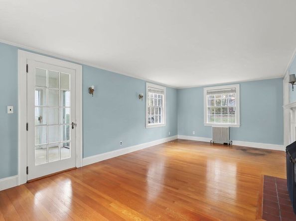 1297 Old Worcester Rd, Framingham MA 01701