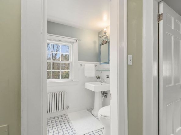 1297 Old Worcester Rd, Framingham MA 01701