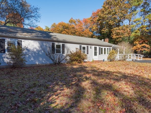 25 Lawrence Road, Halifax MA 02338