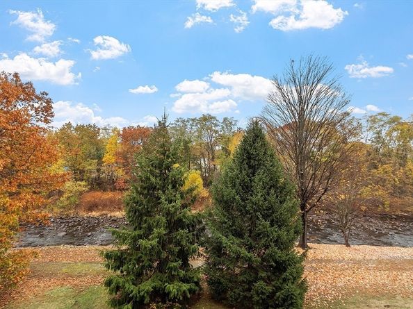 2 Arden Mills Way 2102, Fitchburg MA 01420