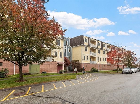 2 Arden Mills Way 2102, Fitchburg MA 01420