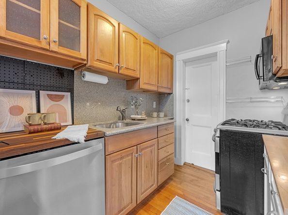 230 Massachusetts Ave 6, Arlington MA 02474