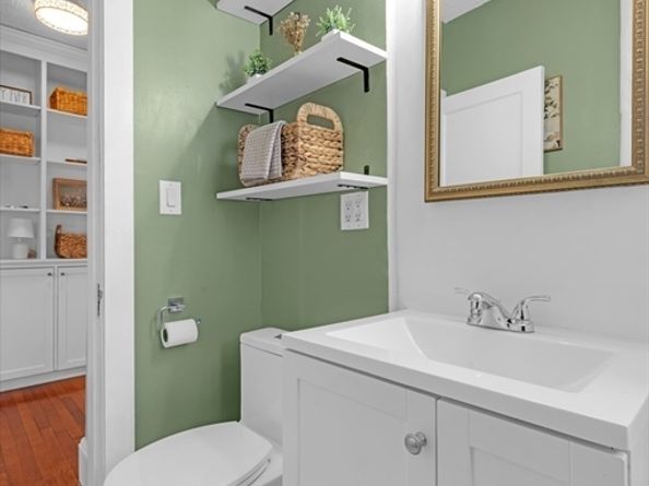 230 Massachusetts Ave 6, Arlington MA 02474