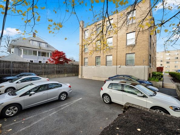 230 Massachusetts Ave 6, Arlington MA 02474